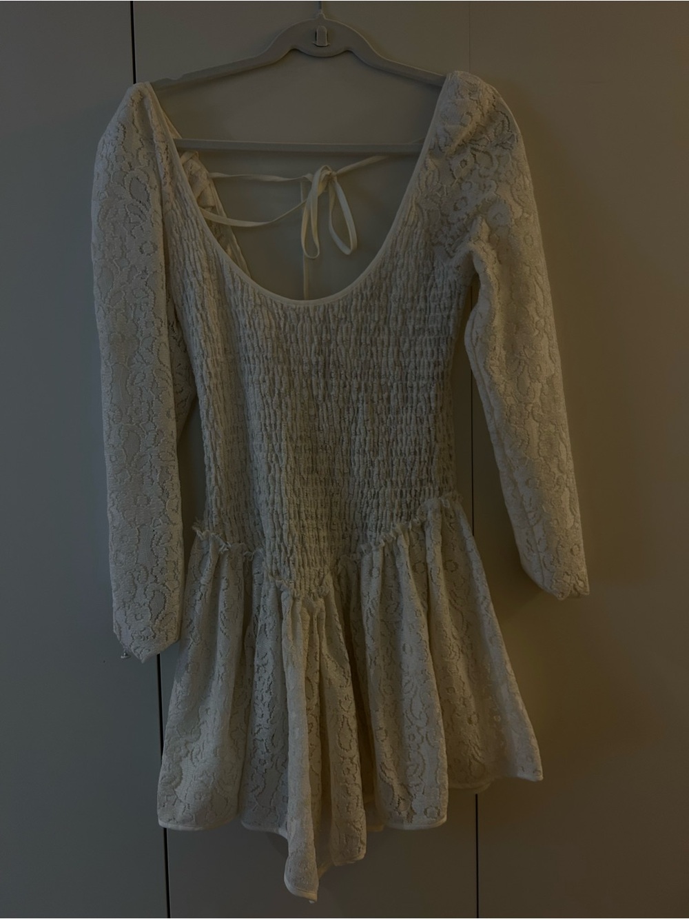 Women' Cream Lace Long-Sleeve Tie-Back Party Dress